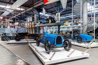 Ausstellung der Bugattis des Technik Museum Sinsheim | © Sebastian Schnepper