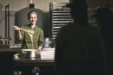 Schokoladenmanufaktur Schell in Gundelsheim im Odenwald,
Schokoladenmanufaktur Schell in Gundelsheim am Neckar - Wein & Schokolade, Pralinenseminare & Café in der historischen Altstadt Gundelsheim | Odenwald & HeilbronnerLand, Neckartal, Baden-Württemberg, Deutschland