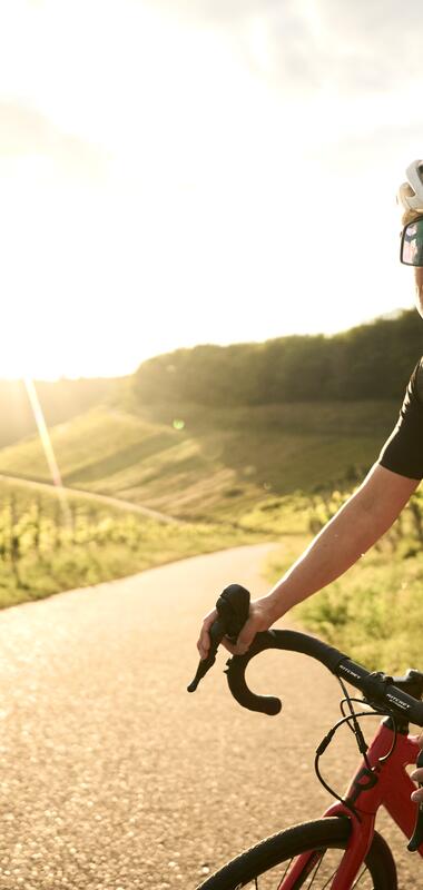 Radfahren am Zweifelberg, Kraichgau-Stromberg, Baden-Württemberg in Deutschland