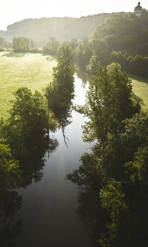 Schöntal, Jagsttal, Hohenlohe, Baden-Württemberg, Deutschland

Die Jagst bei Kloster Schöntal