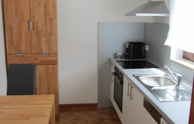 Küchenzeile mit Essecke | © Touristikgemeinschaft Hohenlohe e. V.  | Appartement Künzelsau