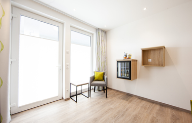 Urlaub auf dem Winzerhof in modernen Gästezimmern | Hofcafé Weingut Kurz | Heilbronn | HeilbronnerLand | © Hofcafé Kurz