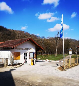 Blick auf den Eingangsbereich des Campingplatzes Tauber Idyll in Rothenburg o.d.T. | © Liebliches Taubertal