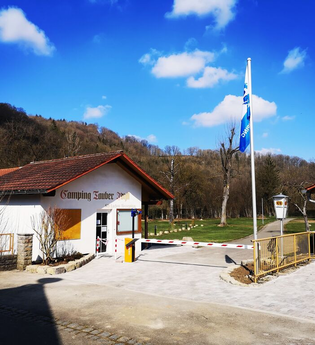 Blick auf den Eingangsbereich des Campingplatzes Tauber Idyll in Rothenburg o.d.T. | © Liebliches Taubertal