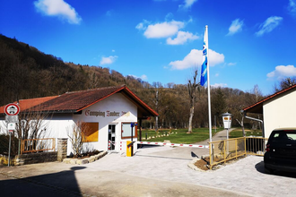 Blick auf den Eingangsbereich des Campingplatzes Tauber Idyll in Rothenburg o.d.T. | © Liebliches Taubertal
