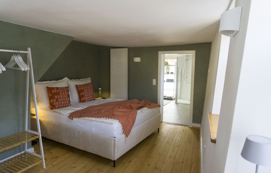 Ferienhaus im Jagsttal: Gerbertor – Urlaub im Denkmal mit Wiese und Bachlauf | © Danuta Gutheiß