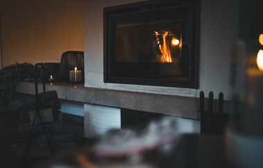 Gemütlicher Abend am Kamin des Ferienhauses Naturton | © Hohenlohe Schwäbisch Hall