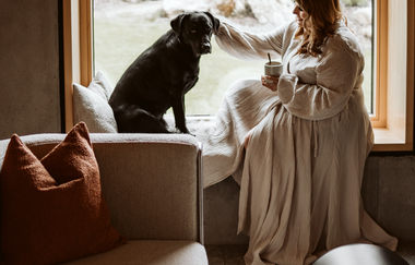 Ferienhaus Tierbachlodge bei Blaufelden: Helles Wohnzimmer | © Hohenlohe + Schwäbisch Hall Tourismus e. V.