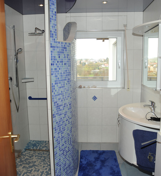 Badezimmer Ferienwohnung | © Zickwolf