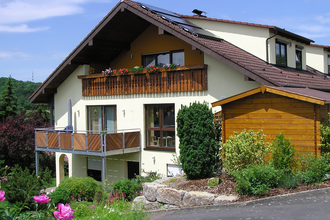 Außenansicht des Hauses | © Touristikgemeinschaft Hohenlohe e. V. | Ferienwohnung Düll