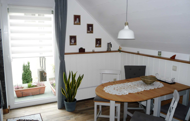 Esstisch mit vier Stühlen | © Neckar-Zaber-Tourismus e.V.