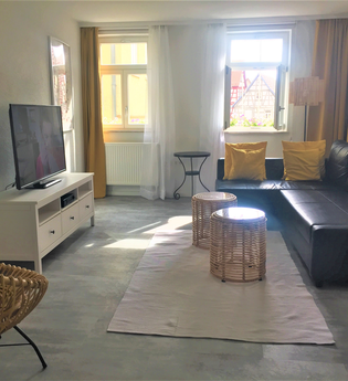 Blick ins Wohnzimmer der Ferienwohnung Götzfried in der Hauptstraße | © Edith Götzfried