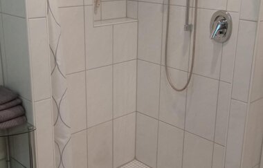 Dusche weiß begehbar | © Dörr