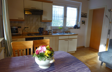 Wohn - und Essraum, Küche und Sofa | © Neckar-Zaber-Tourismus e.V.