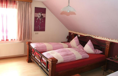 Ferienwohnungen Ebert in Stimpfach: Schlafzimmer | © Hohenlohe Schwäbisch Hall