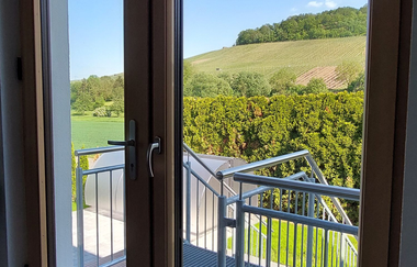 Ausblick nach draußen auf die grüne Landschaft | © Neckar-Zaber-Tourismus e.V.