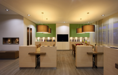 Innenansicht Vinothek | © Weingut Laicher