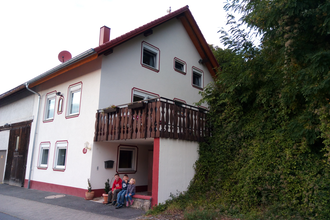 Außenansicht des Gästehauses | © Touristikgemeinschaft Hohenlohe e. V. | Gästehaus bei Knieles