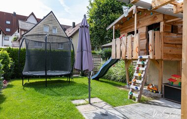 Garten mit Spielgelegenheit