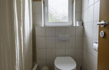 Dusche und WC im Badezimmer | © Touristikgemeinschaft Hohenlohe e. V. | Dominik Rau