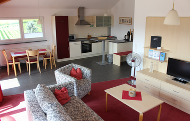 Gästehaus zum Wolffenturm - Ferienwohnung Reisberg Wohn- und Essbereich | © Gästehaus zum Wolffenturm