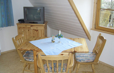 Hirtenhaus Etzel in Langenburg: Esstisch | © Hirtenhaus Etzel