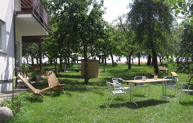 Liegewiese und Streuobstwiesen beim Hof BAuer | © Touristikgemeinschaft Hohenlohe e. V. | Hof Bauer