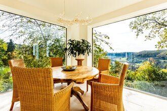 Hohenlohe Hideaway in Langenburg: Esszimmer mit Ausblick | © Hohenlohe Schwäbisch Hall