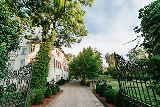 Hotel Schloss Lehen - Bad Friedrichshall - Hofauffahrt | © Hotel Schloss Lehen