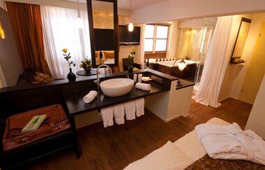 Blick in die Private Spa Suite "König Riesling" im Hotel Laurentius in Weikersheim. | © Unbekannt