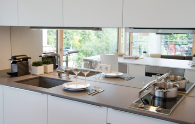 Die edle Küche mit Cerankochfeld lädt zum Selbstkochen ein. | © Touristikgemeinschaft Hohenlohe e. V. |  Werbeagentur Neckarmedia, Heilbronn