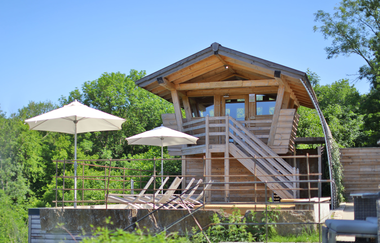 Sauna im Jägerhausstil mit Holz | © Touristikgemeinschaft Hohenlohe e. V. | Mawell Resort