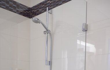 Badezimmer im Doppelzimmer | Neckar-Koje | Neckarsulm | HeilbronnerLand | © Neckar-Koje