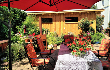 Schöne Sonnenterrasse im Garten | Neckar-Koje | Neckarsulm | HeilbronnerLand | © Neckar-Koje