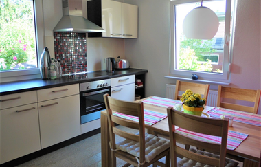 Vollausgestattete Gemeinschaftsküche mit Essbereich | Neckar-Koje | Neckarsulm | HeilbronnerLand | © Neckar-Koje