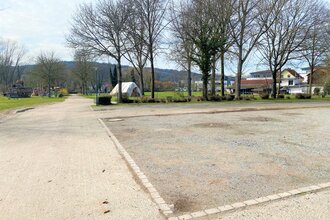 Parkplatz und Wohnmobilstellplatz in Mauer