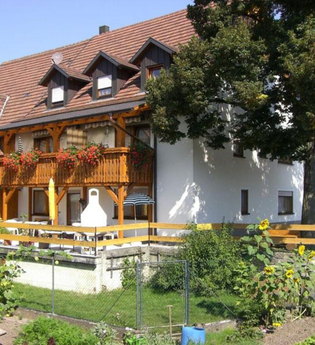 Pension-Gästehaus Rose in Bühlerzell: Außenansicht | © Hohenlohe Schwäbisch Hall