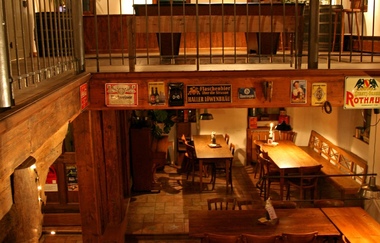 Pension Gasthof Traube in Untermünkheim: Billiard und Sitzbereich | © Pension Gasthof Traube