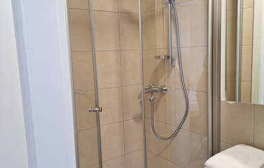 Pension Wolz in Langenburg: Zimmer 1 Dusche | © Hohenlohe + Schwäbisch Hall Tourismus e. V.