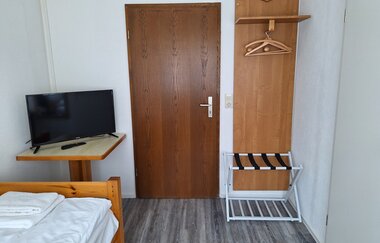 Pension Wolz in Langenburg: Zimmer 1 Fernseher | © Hohenlohe + Schwäbisch Hall Tourismus e. V.