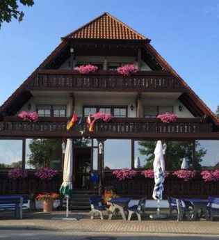 Seehotel Storchenmühle in Fichtenau: Außenansicht | © Hohenlohe Schwäbisch Hall