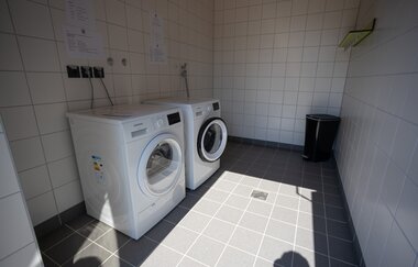 Waschmaschine und Trockner auf dem Stellplatz | © BTMV GmbH
