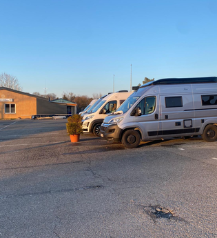 Wohnmobilstellplatz am Hirschfeldsee | Sperrfechter Freizeitpark | © Sperrfechter Freizeitpark GbR