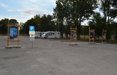 Begrüßungstafeln mit Sehenswürdigkeiten über Bad Mergentheim.