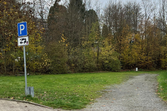 Parkschild für Wohnmobile mit Bäumen | © Stadt Neckarbischofsheim