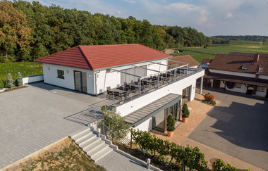 Weinlounge und Terrasse | Weingut Kurz-Wagner | HeilbronnerLand | © Weingut Kurz-Wagner GbR