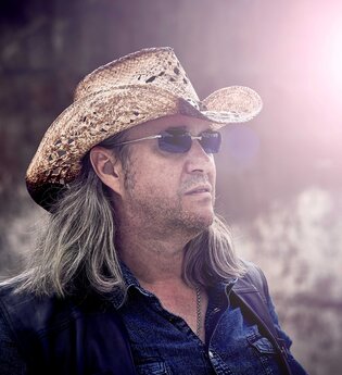 "Walk The Line" - The Story of Johnny Cash - Patrick Simons & Matt Wegner | © Patrick Simons