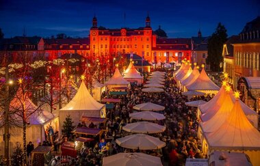 15. Kurfürstlicher Weihnachtsmarkt Schwetzingen | © Touristinformation Schwetzingen
