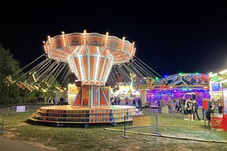 Kettenkarussell auf einer Festplatz Wiese | © Stadtverwaltung Weikersheim