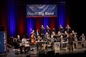 Adventskonzert mit der Bosch Big Band und Nicolai Köppel